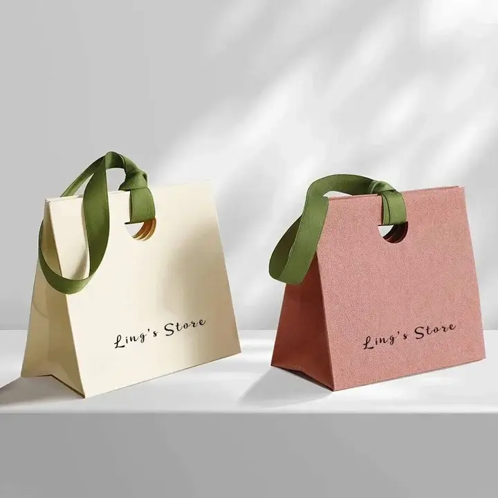 High-quality personalized gift packaging bags with logo